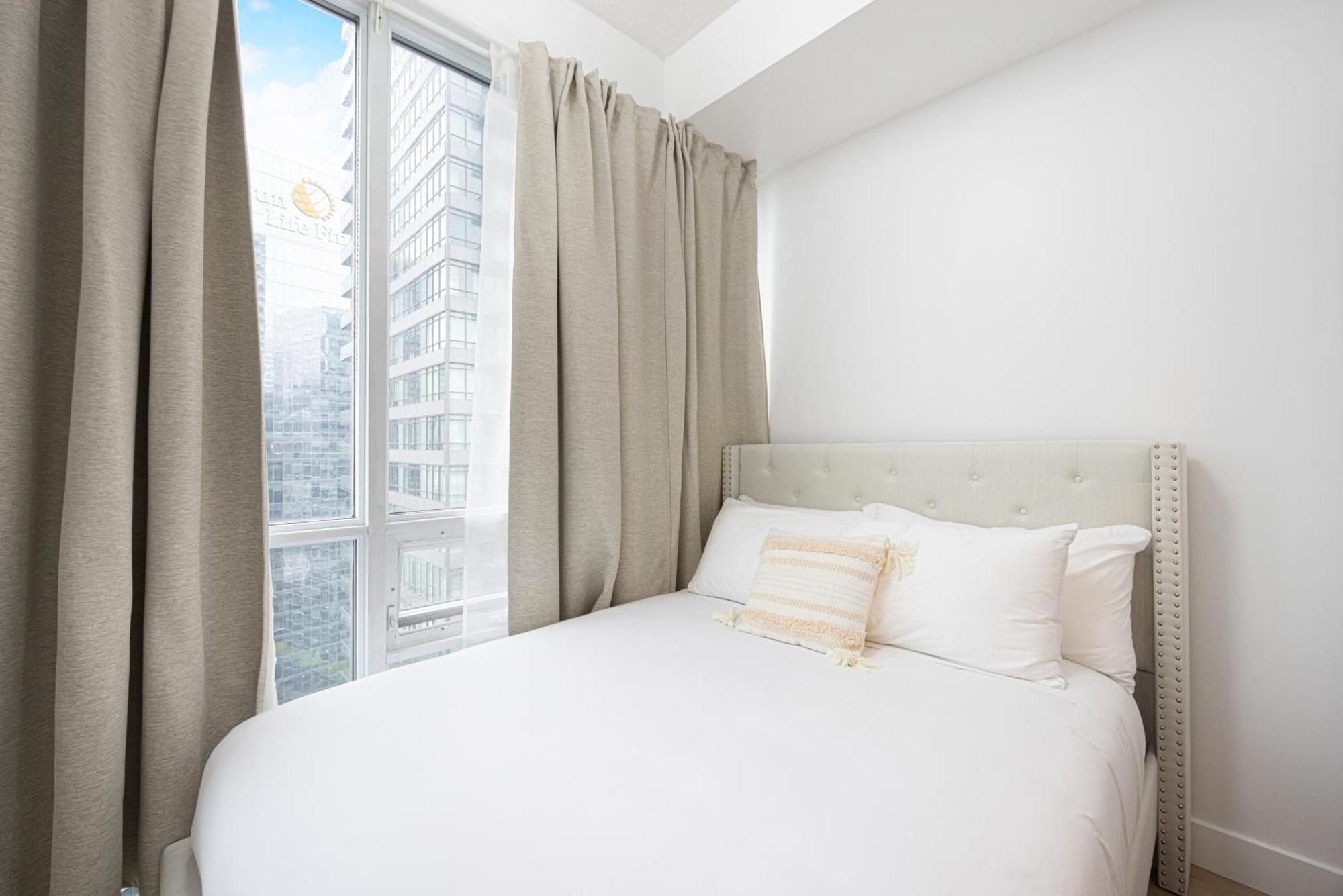 Newly Renovated Cozy Condo/Union Station Toronto Exterior photo